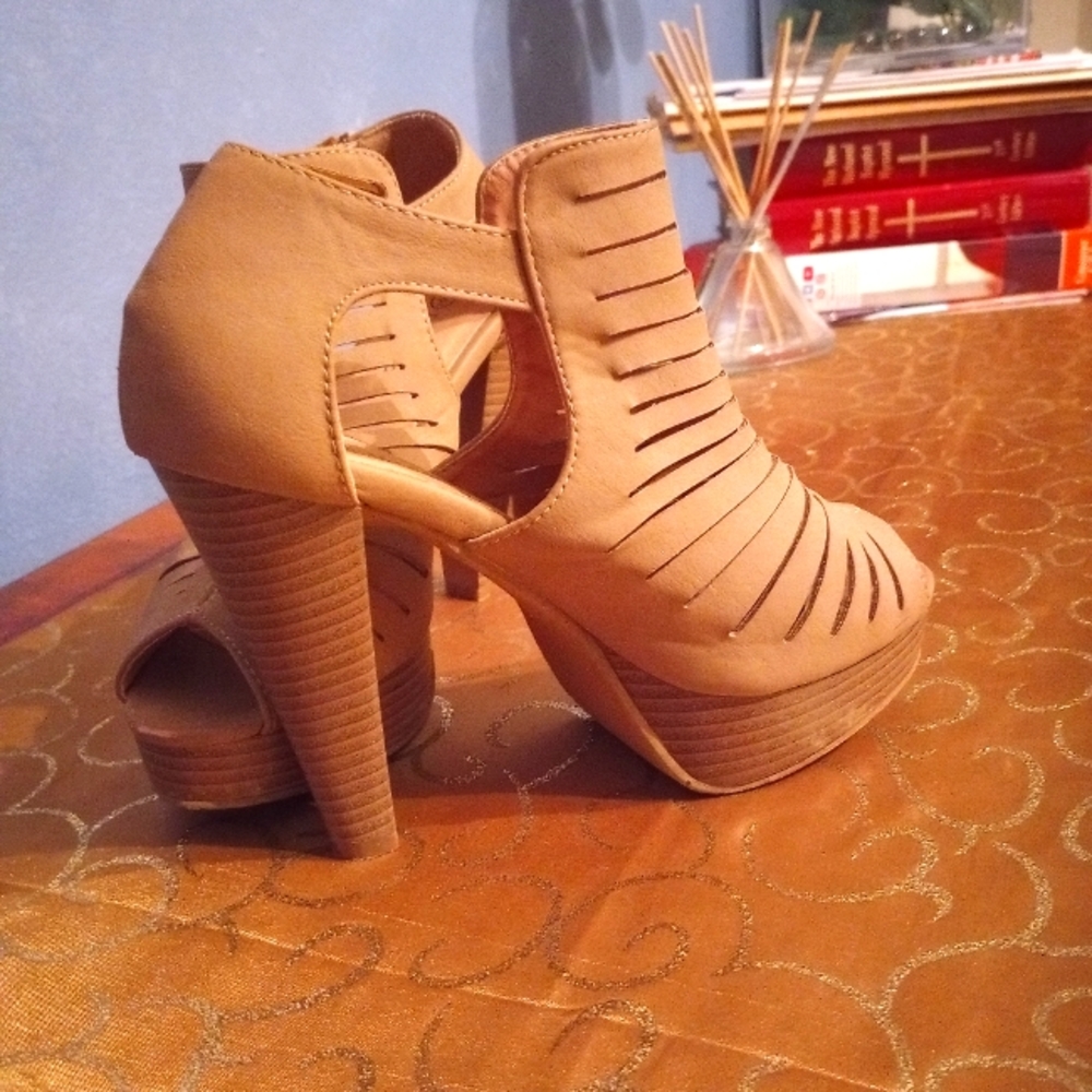 Top Moda Chunky Platform Tan heels